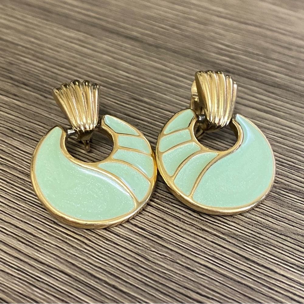 Vintage Trifari 80s Enameled Pastel Green and Gold Clip-on Dangle Earrings